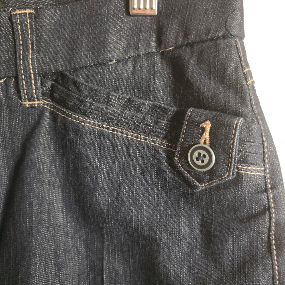 CATO Dark Wash Denim Capris Button Pocket Detail Women's‎ Size 4 Cropped Jeans - Picture 4 of 11